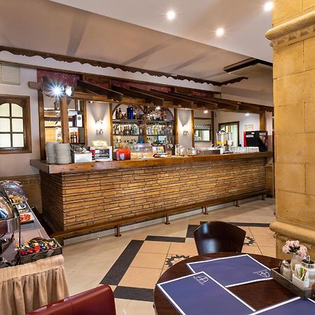 Argo Hotel Piraeus Ngoại thất bức ảnh