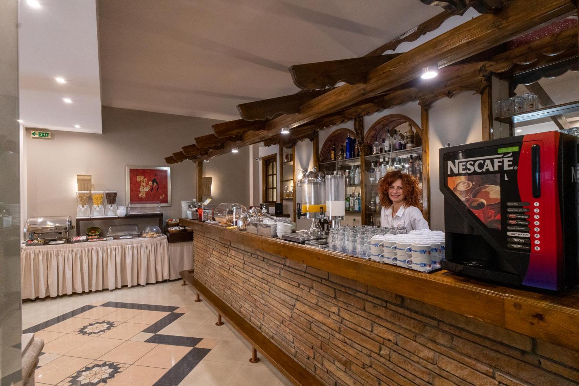 Argo Hotel Piraeus Ngoại thất bức ảnh