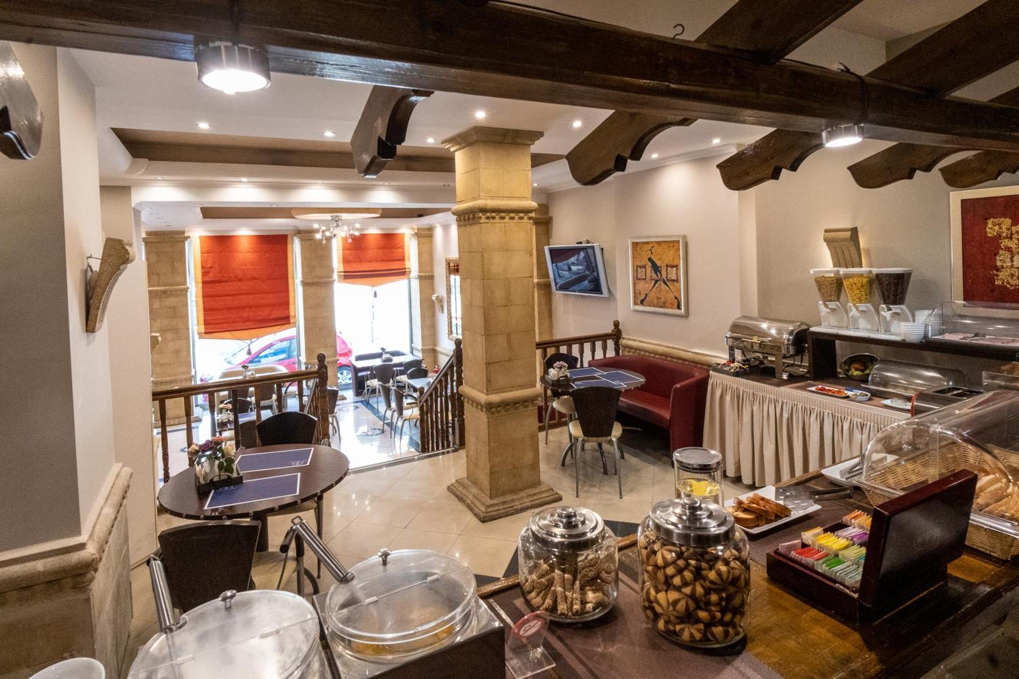Argo Hotel Piraeus Ngoại thất bức ảnh