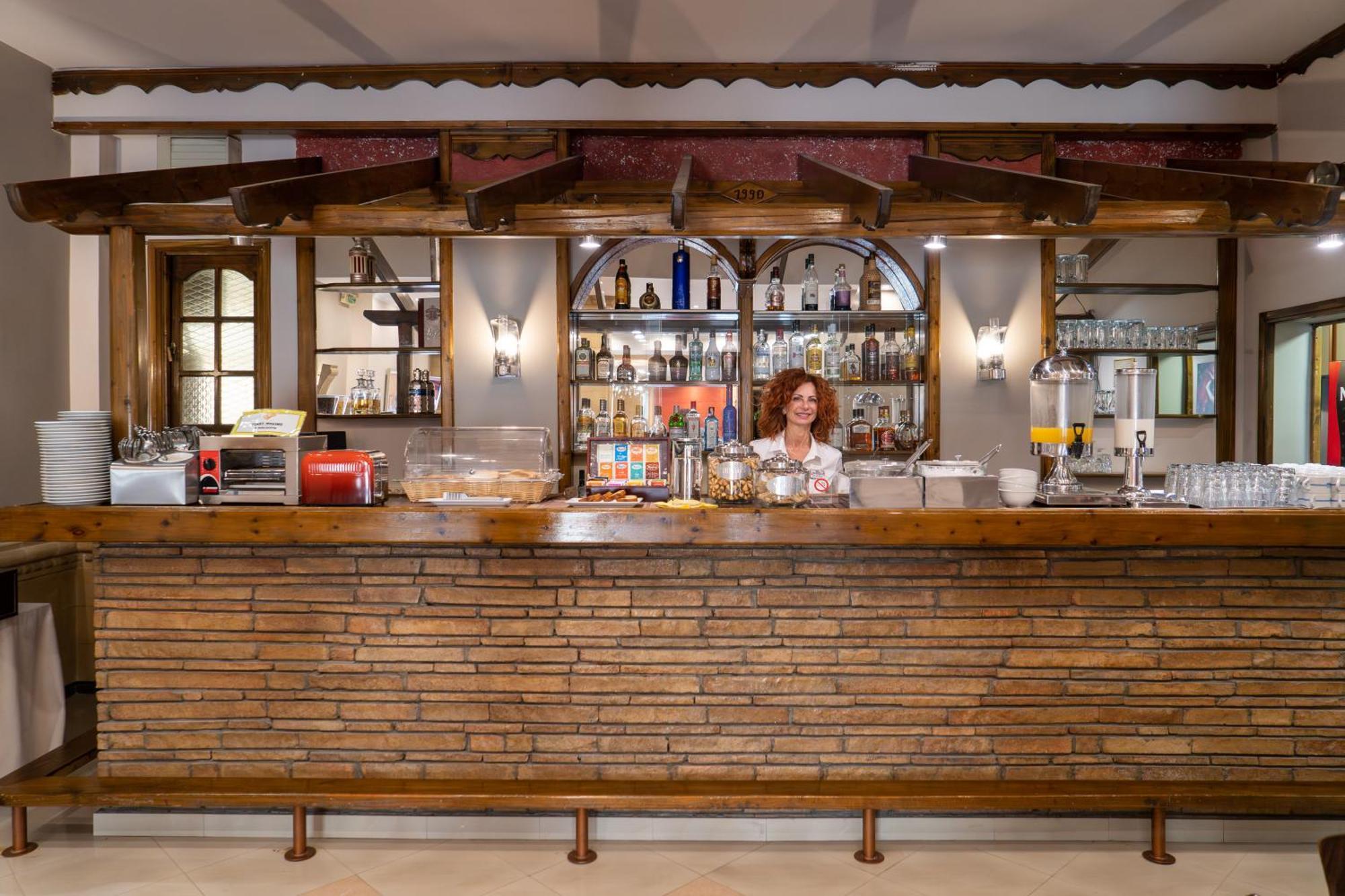 Argo Hotel Piraeus Ngoại thất bức ảnh