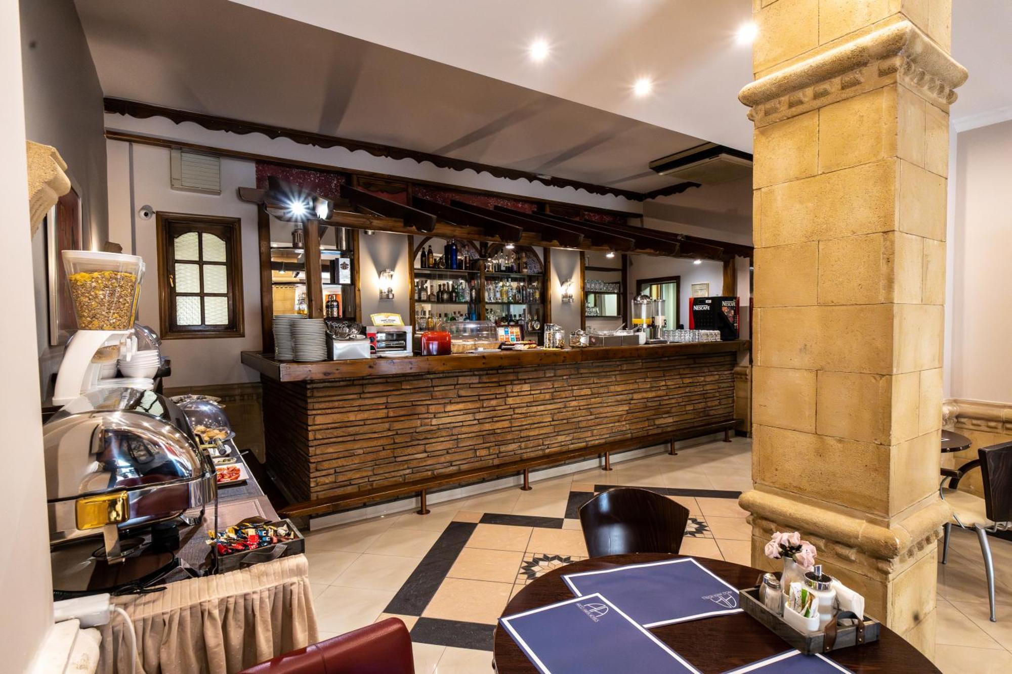 Argo Hotel Piraeus Ngoại thất bức ảnh