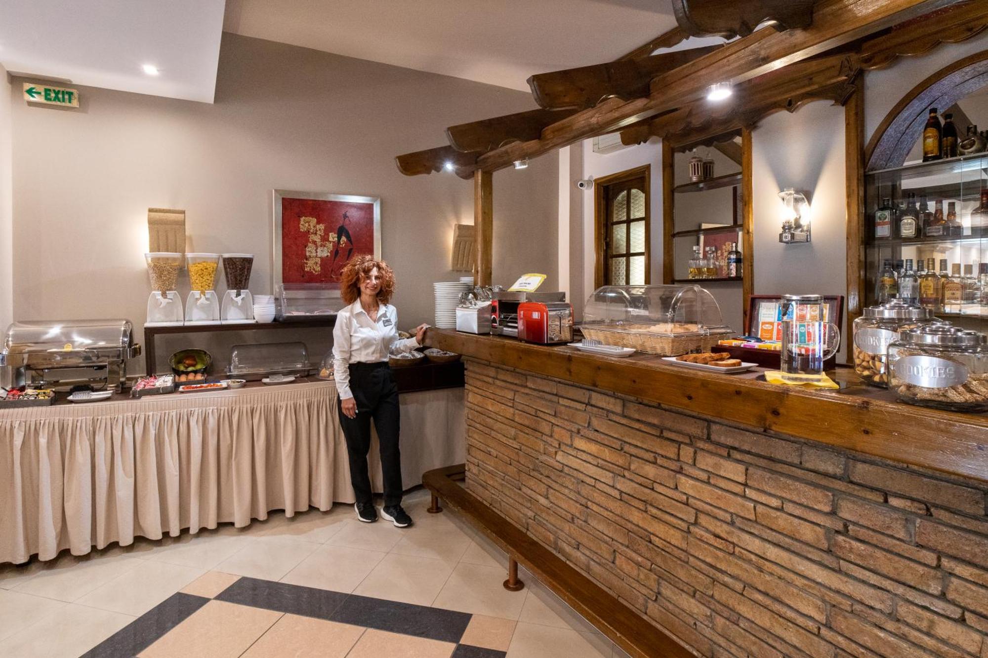 Argo Hotel Piraeus Ngoại thất bức ảnh